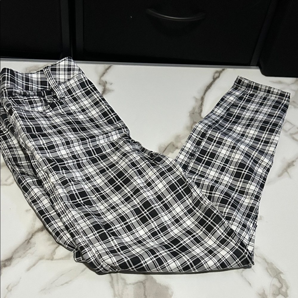 Hot Topic Black and White Plaid Jeggings